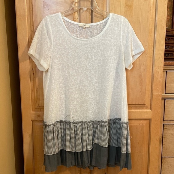 Easel Tunic Top w/ Tiered Ruffle Stripe T Shirt Short Sleeve - Picture 2 of 9